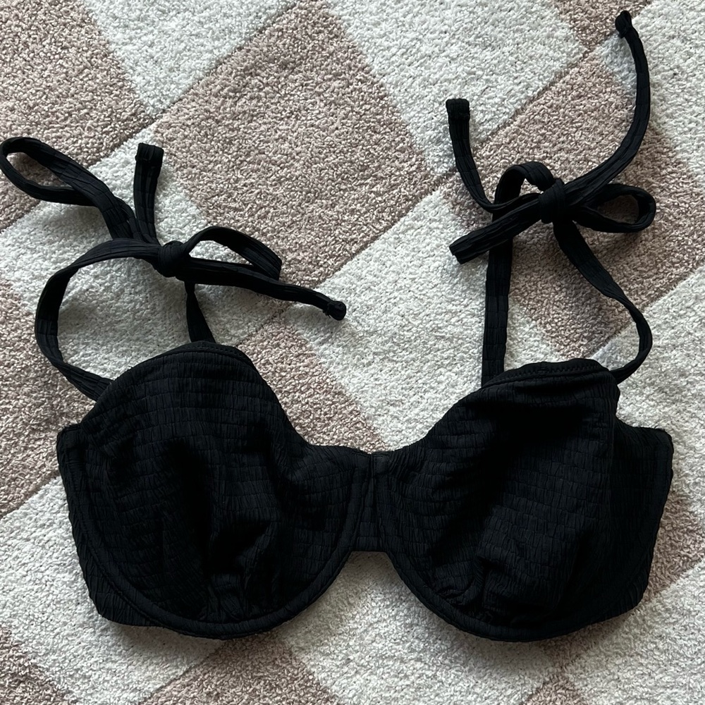 Abercrombie Smocked Curvelove Underwire Bikini Top